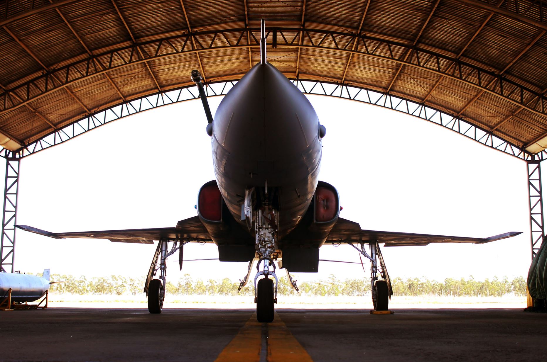 picture of an aircraft on hangar